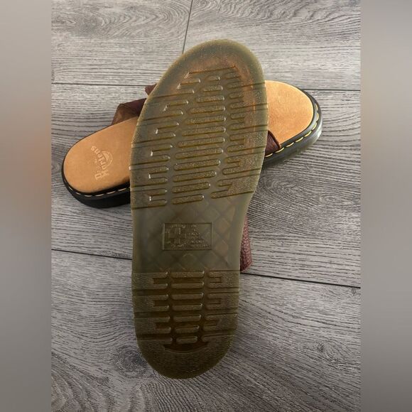 Sandals_&_Flip_Flops